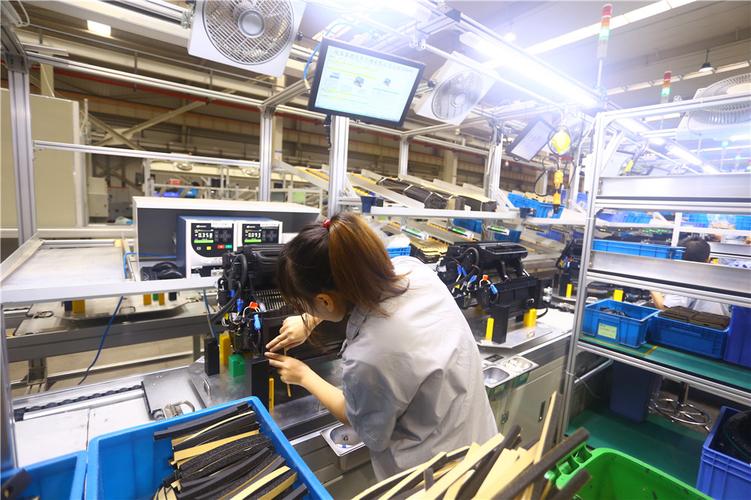 車空調專業研發,制造,銷售汽車空調系統及汽車電子產品的高新技術企業
